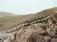 Τείχη στον λόφο βόρεια του κάστρου Χοτζάπ