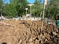 Στα περίχωρα του Μπιτλίς (Ιούνιος 2014): Σβουνιές (κοπριές) απλωμένες στον ήλιο για αποξήρανση