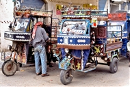 Παλμύρα: τα ζωγραφισμένα τρίκυκλα (ταξί)