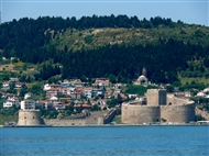Το οθωμανικό Κάστρο Κιλίντ Μπαχίρ στη θρακική (ευρωπαϊκή) ακτή των Δαρδανελλίων όπως φαίνεται από την ασιατική ακτή