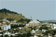 Το Διδυμότειχο και το Τζαμί του Μεχμέτ Α΄  (ή Τέμενος «Βαγιαζήτ»), στο βάθος η καστροπολιτεία (γενική λήψη το 1982)