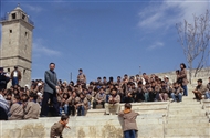 Επίσκεψη μικρών μαθητών στο Κάστρο του Χαλεπίου, τον Απρίλιο του 1999