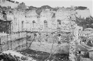 Το «Βυζαντινό» αρχοντικό στο Μελένικο: γενική άποψη του εσωτερικού (το 1983)
