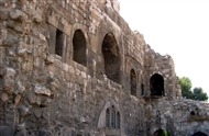 Το μεσαιωνικό Κάστρο της Δαμασκού (το 2005): όψη του τείχους από την πρώτη εσωτερική αυλή
