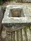 Η δεξαμενή και τα σκαλοπάτια της Κλεψύδρας στο αττικό Ιερό του Αμφιάραου