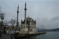 Κυριολεκτικά μέσα στον Βόσπορο: Το σουλτανικό Τζαμί στο Ορτάκιοϊ (Büyük Mecidiye Camii)