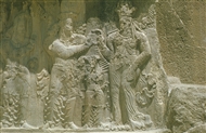 Στην αχαιμενιδική Νεκρόπολη με τις σασανιδικές βραχογραφίες: Η Αναχίτα στέφει τον Ναρσή (κοντινή λήψη)