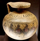 Αρύβαλλος με οπλίτες από Ελαιούντα / A Corinthian globular aryballos decorated with ‘hoplites’