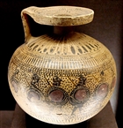 Αρύβαλλος με οπλίτες από Ελαιούντα / A Corinthian globular aryballos decorated with ‘hoplites’