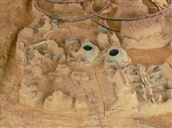 Στον αρχαιοθρακικό Τύμβο της Δοξιπάρας: Ρόδες από τις άμαξες του 2ου μ.Χ. αι. και κτερίσματα (αφιερώματα στον νεκρό)