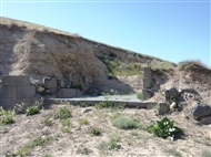 Ερείπια των Ουραρτού από την τείχιση του λόφου στο οχυρό Αγιάνις