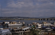 Η περίφημη γέφυρα του Σινάν στον Μεγάλο Τσεκμετζέ και τα ψαράδικα (το 1995)
