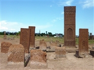 Αχλάτ, Ανατολική Ανατολία. Ταφικές στήλες και μνήματα στο μεσαιωνικό νεκροταφείο