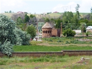 Αχλάτ, Ανατολική Ανατολία (Ιούνιος του 2014). Το υπέροχο μαυσωλείο / τουρμπές του εμίρη Μαγιντίρ / Emir Bayindir (μακρινή λήψη)