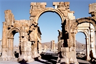 Η Μνημειακή Πύλη της αρχαίας Παλμύρας (τον Απρίλιο του 1999)