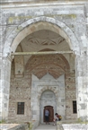 Αδριανούπολη / Εντίρνε: Στη μεγαλοπρεπή είσοδο του σουλτανικού τζαμιού Μουραντιέ