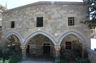 Η δυτική πρόσοψη του ναού των αγίων Κωνσταντίνου και Ελένης Σινασού (το 2006): Γενικό