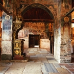 Στο εσωτερικό της Νέας Μητρόπολης της Μεσημβρίας με τις τοιχογραφίες του 1599