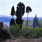 Νηχώρι, Παναγία Κουμαριώτισσα. Γενική όψη από ψηλά στον λόφο και θέα στον Βόσπορο (το 1999)