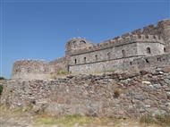 Μυτιλήνη: Πύργοι, προμαχώνες και επάλξεις στη νότια πλευρά του Κάστρου