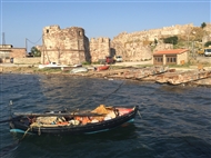 Μυτιλήνη: Το παλαιό καρνάγιο μπροστά στον Πύργο και τα θαλάσσια τείχη του Κάτω Κάστρου (Σαπλιτζά)