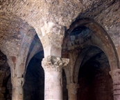 Στο μεσαιωνικό Κάστρο της Δαμασκού (το 2005): κίονες στο εσωτερικό