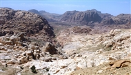 Πανοραμική λήψη του δραματικού τοπίου της Πέτρας από ψηλά