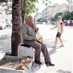 Λυράρης σε κεντρικό δρόμο της Βάρνας (το1993)
