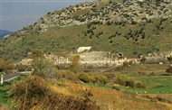 Έφεσος, στους πρόποδες του λόφου Πίωνος, βόρεια της Δημόσιας Αγοράς (Δεκ. 2000): Το ελληνιστικό Ωδείο-Βουλευτήριο με πολλές νεότερες μετασκευές
