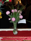 Ναός του Προφήτη Ηλία (Σκούταρι, το 2009): Λουλούδια στον Επιτάφιο από το Ζωγράφειο Γυμνάσιο και Λύκειο Κ/Πόλεως