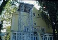 Άγ. Ιωάννης ο Χρυσόστομος στα Καλαμίσια / Kalamış: Το μεταλλικό καμπαναριό και η πρόσπψη του ναού (το 2001)