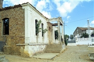 Ίμβρος, 2001: Το Κοινοτικό Σχολείο των Αγίων Θεοδώρων / Ζεϊτινλίκιοϊ κλειστό από το 1964