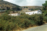 Άγιοι Θεόδωροι / Ζεϊτινλίκιοϊ: Η Παναγία στη νότια είσοδο του οικισμού (το Σεπτ. 2001)
