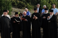 Στα κτήματα των Αγίων Θεοδώρων: Ξωκλήσι των Αγ. Αποστόλων (Ιούνιος 2008)