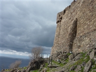 Κάστρο Μολύβου: Η νότια πλευρά του εξωτερικού τείχους