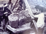 Ένα από τα μοναδικά αιολικά κιονόκρανα στον κόσμο μεταφέρεται στον αρχ. χώρο της Κλοπεδής το 1972