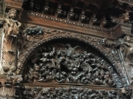 Το ξυλόγλυπτο τέμπλο του μητροπολιτικού ναού της Μυτιλήνης: διακόσμηση πάνω από τη βόρεια πύλη (λεπτ.)