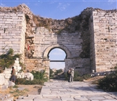 Στο κάστρο «Άγιος Θεολόγος» / «Αγιασολούκ» στην Έφεσο: Περιμένοντας τον Οικουμενικό Πατριάρχη (Σεπτ. 2004)