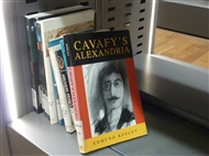 Στη Νέα Βιβλιοθήκη της Αλεξάνδρειας (το 2012): Η αγγλική έκδοση του βιβλίου «Η Καβαφική Αλεξάνδρεια» του Edmund Keeley