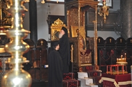 Ο Βαρθολομαίος στο παραθρόνι, η εικόνα του Χρυσοστόμου στον Πατριαρχικό Θρόνο μπροστά στη λάρνακα με τα ιερά λείψανα