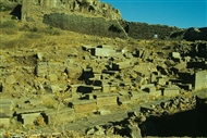 Άσσος (το 2003). Λήψη από την Ιερά οδό: Η ΒΔ πλευρά του κλασικού Τείχους (380- 360 π.Χ.)