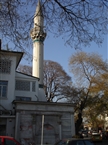 Γεσίλκιοϊ, Μετσιντιέ τζαμί και κρήνη της Βαλιντέ