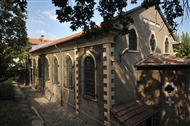 Άγιοι Κωνσταντίνος και Ελένη Πασάμπαχτσε: Η ΝΑ όψη του ναού, γενικό, λήψη από τον κήπο