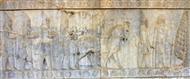 Περσέπολη, Πομπή υποτελών λαών: προσέρχονται οι Σκύθες της Κασπίας κομίζοντες δώρα στον Μεγάλο Βασιλέα