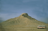 Ιράν, Γιαζντ: Ο ανατολικός Πύργος της Σιωπής στις παρυφές της ερήμου και του Γιαζντ (το 2000)