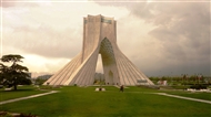 Τεχεράνη, το Μνημείο Azadi: εμβληματικό έργο του αρχαιοπρεπούς εθνικισμού της δυναστείας των Παχλαβί