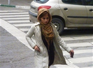 Τεχεράνη: Μοντέρνα Ιρανή διασχίζει τον δρόμο (στην πάνω πόλη το 2012)
